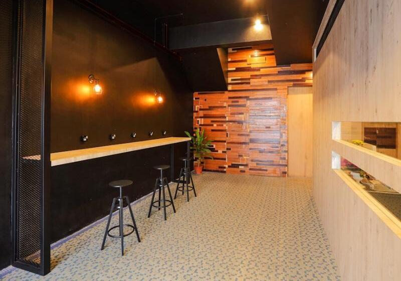 فندق Parkland Express