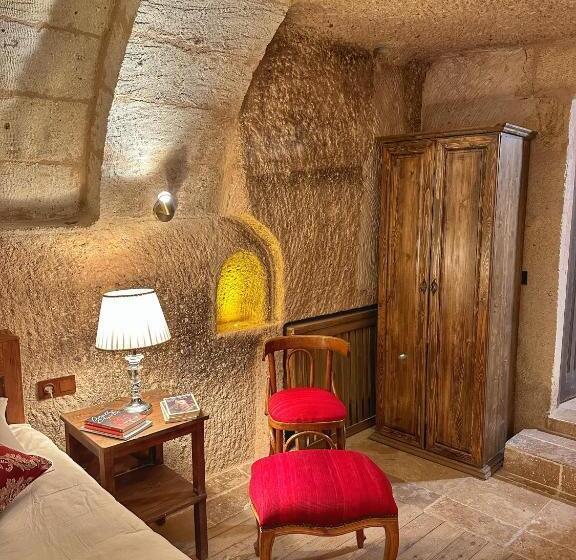 هتل Takaev Cave House