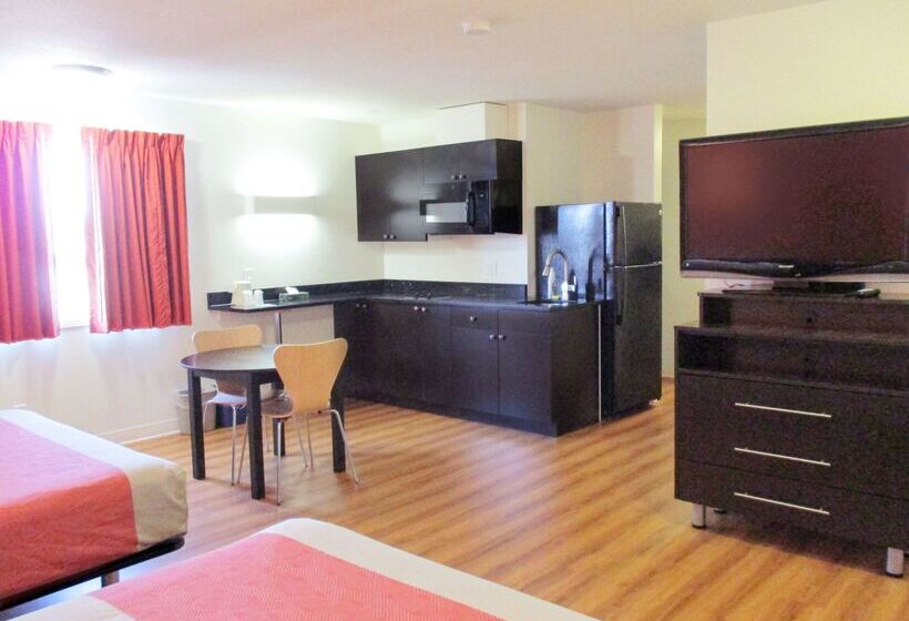 汽车旅馆  Joys Inn Innisfail, Ab