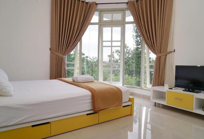 پانسیون Omah Sastro