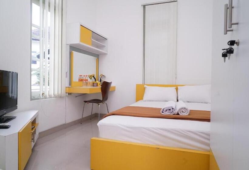 پانسیون Omah Sastro