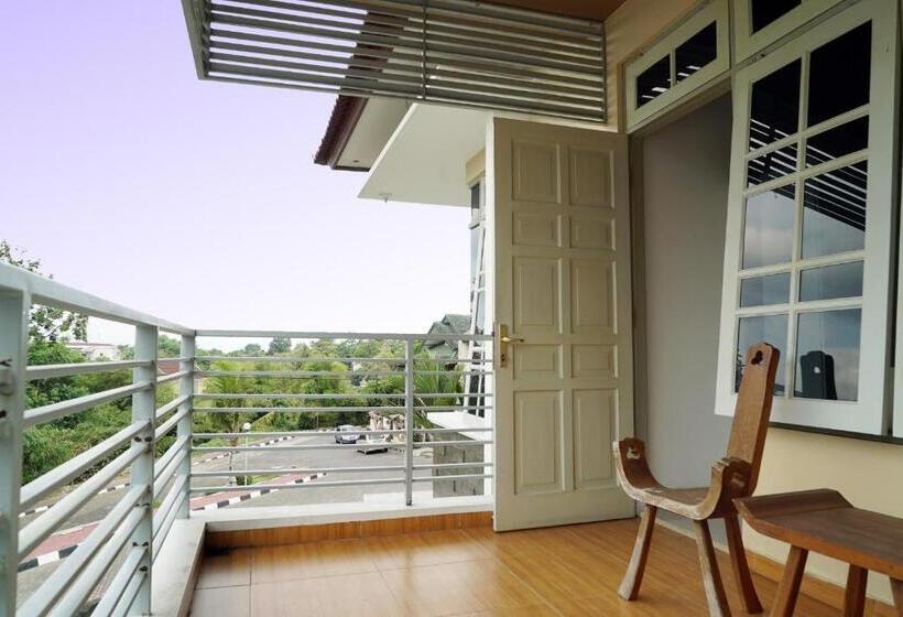 پانسیون Omah Sastro