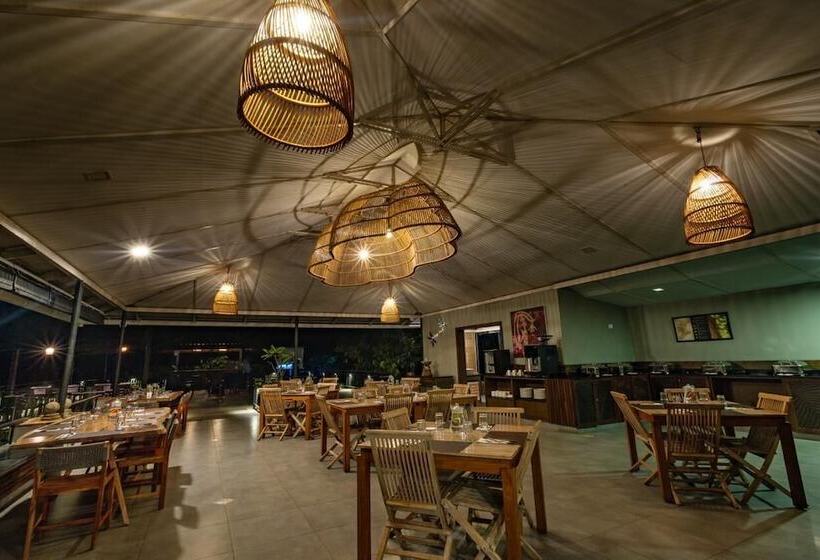 酒店 Machaan Wilderness Lodge Nagarahole