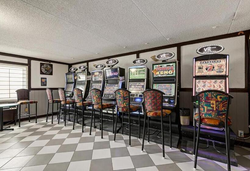 فندق Airport Traveller S Inn