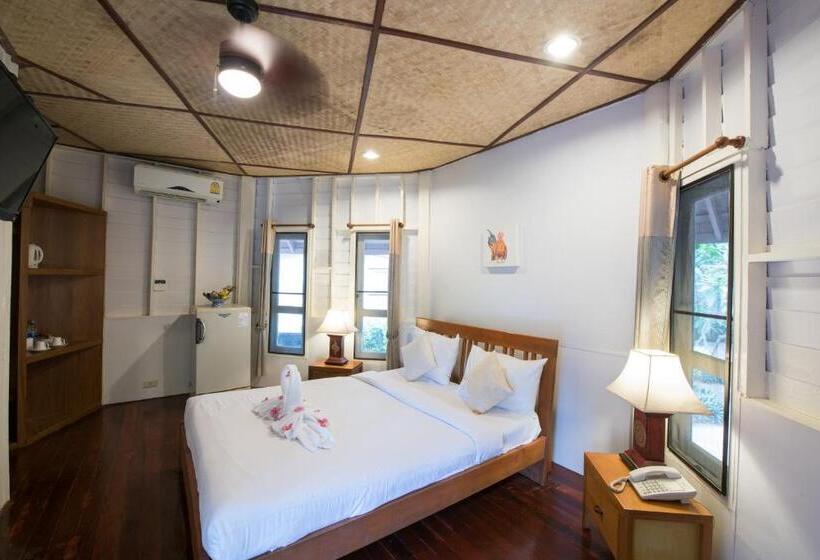 هتل Sairee Seaview Koh Tao   Hostel