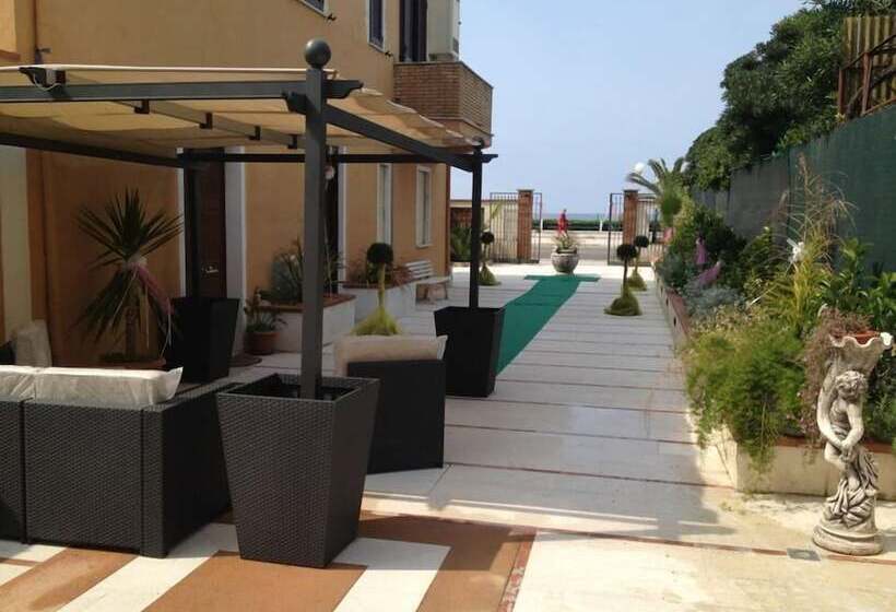 בית מלון כפרי La Rosetta Scauri