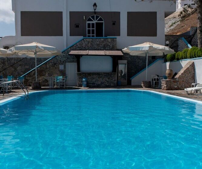 هتل Porto Castello