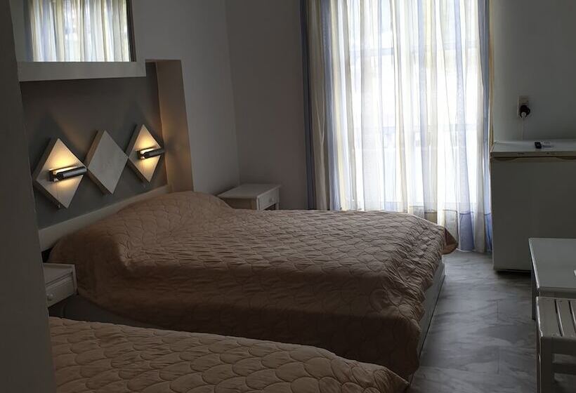 هتل Porto Castello