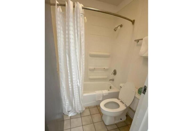 فندق على الطريق Landmark