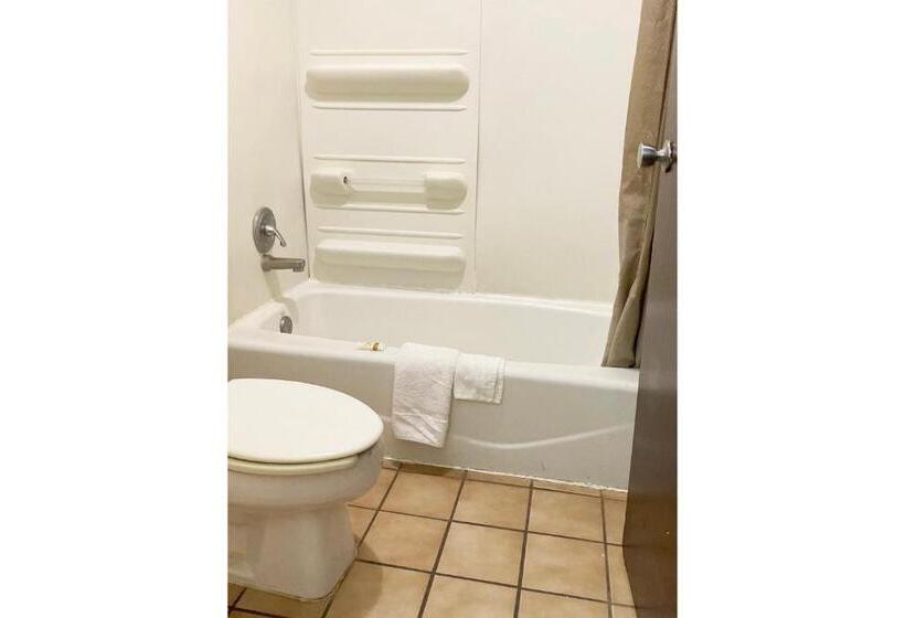 فندق على الطريق Landmark