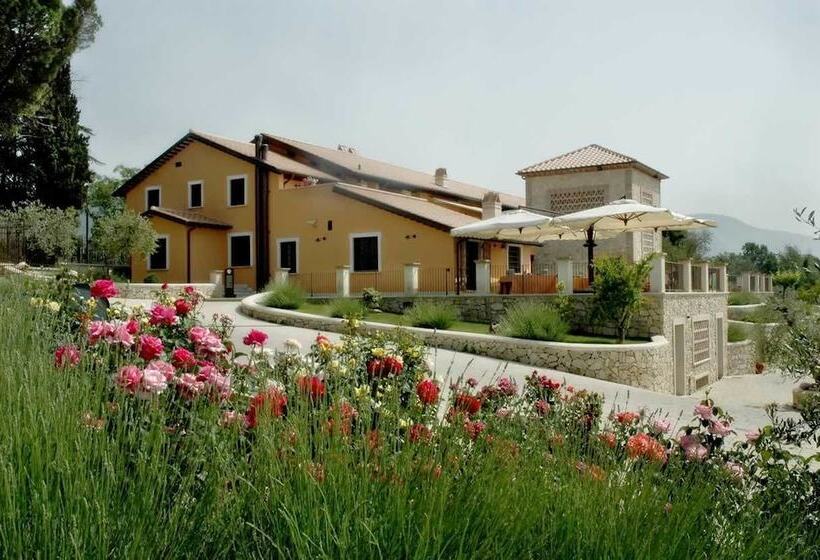 مبيت وإفطار Vallantica Resort & Spa