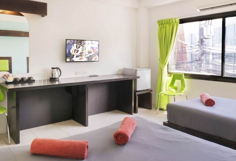 هتل Ubox Samui Hostel   Chaweng Beach