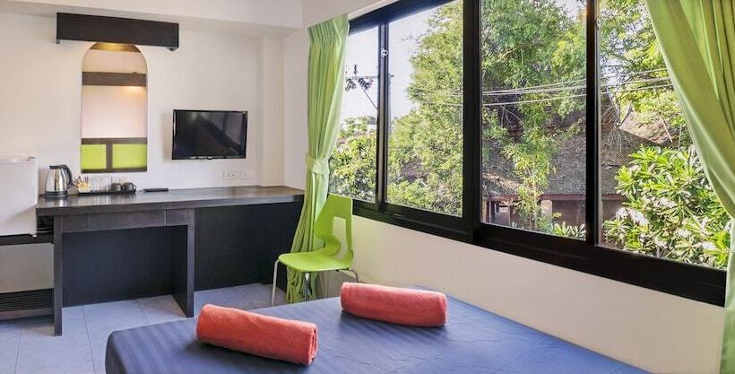 هتل Ubox Samui Hostel   Chaweng Beach