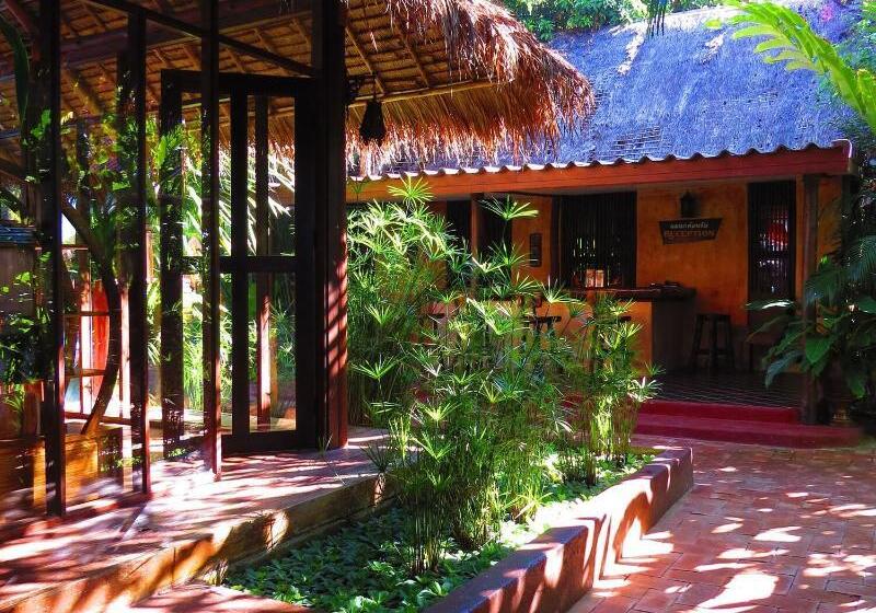 فندق Baanpong Lodge