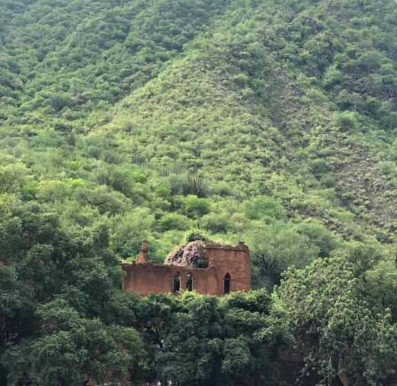 فندق Copper Canyon Riverside Lodge