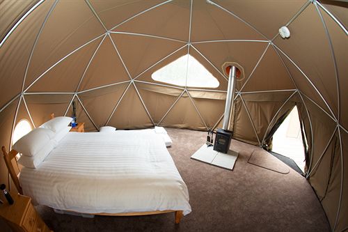 בית מלון כפרי Durrell Wildlife Camp