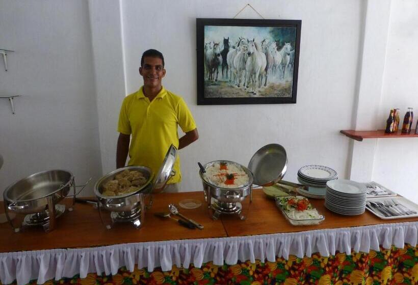 هتل Hostal Capurgana