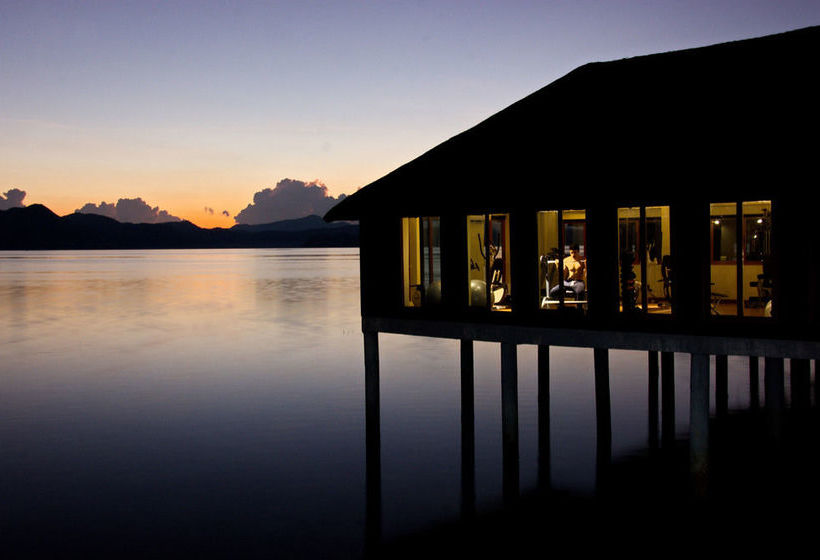 בית מלון כפרי Huma Island Resort & Spa