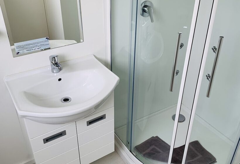 مُتل Alpha Motor Inn