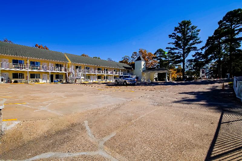 فندق على الطريق O Eureka Springs  Christ Of Ozark Area