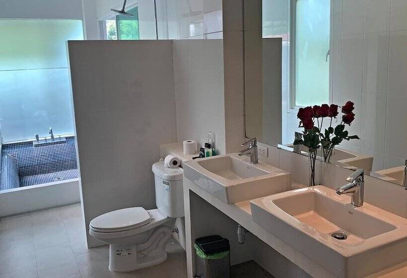 استراحتگاه Grand Bleu Ocean View Pool Suite