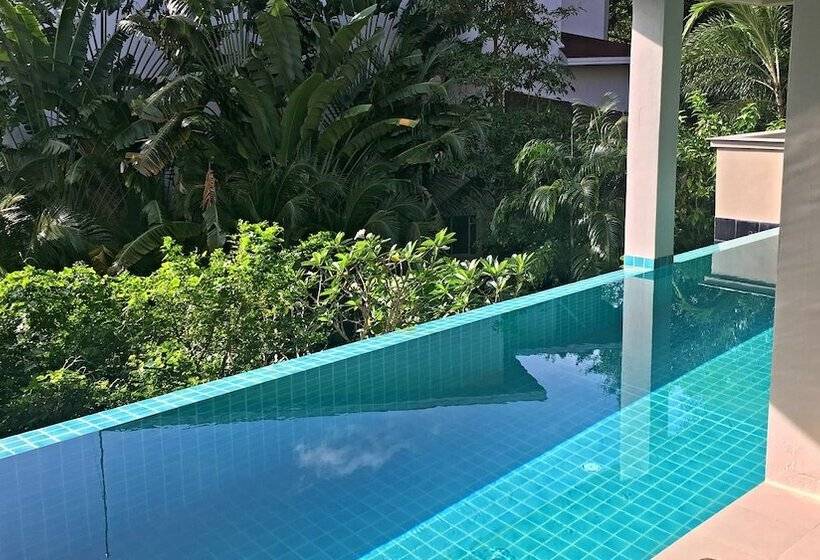 استراحتگاه Grand Bleu Ocean View Pool Suite