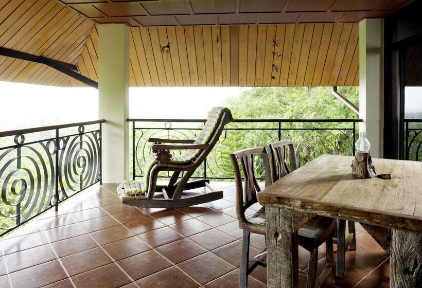 Thara Bayview Villa