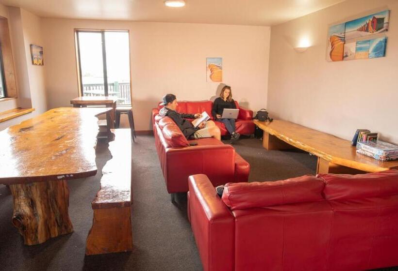 هاستل Dusky Lodge