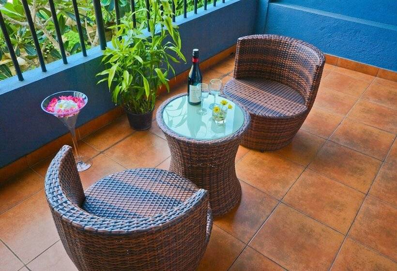 住宿加早餐  Monsoon Suites