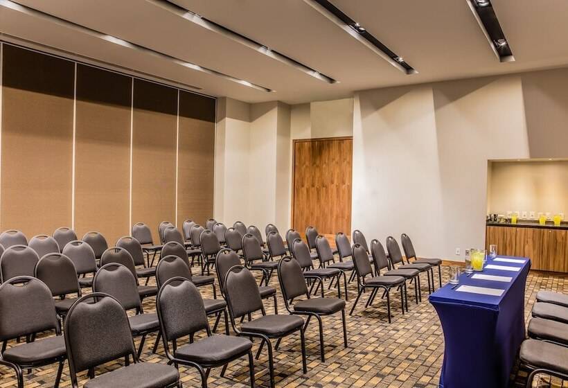 فندق Fiesta Inn Pachuca Gran Patio