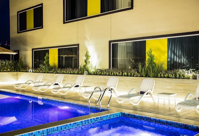 فندق Fiesta Inn Pachuca Gran Patio