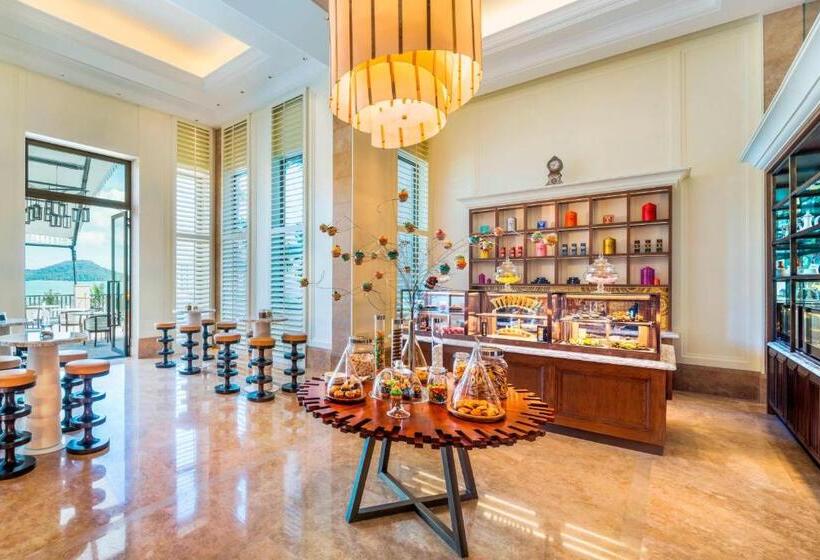 استراحتگاه The St. Regis Langkawi
