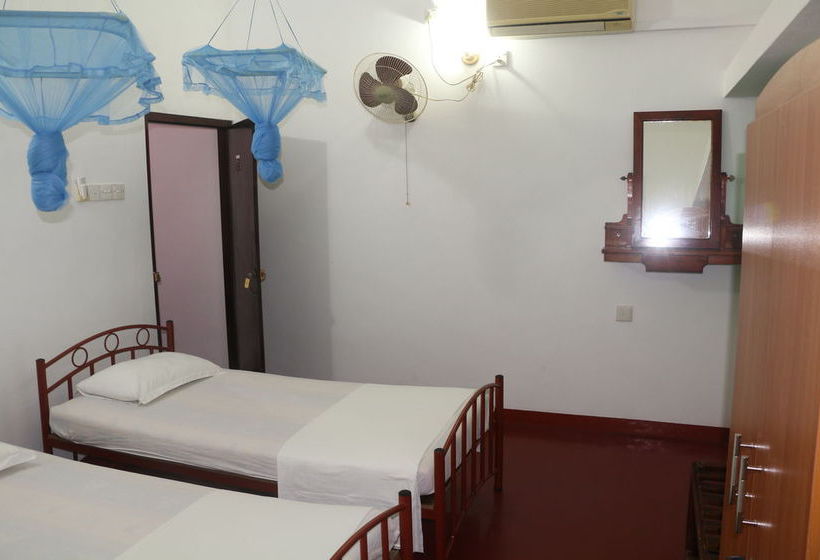 تختخواب و صبحانه Sayuru Inn