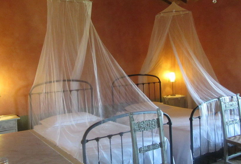 Отель Agriturismo Podere Pratovecchio