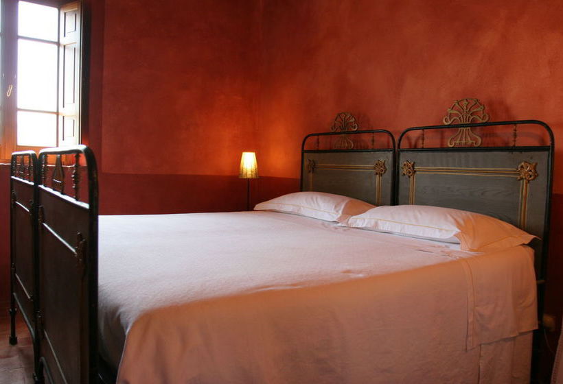 Отель Agriturismo Podere Pratovecchio