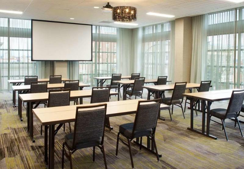 בית מלון כפרי Courtyard By Marriott Seattle Everett Downtown