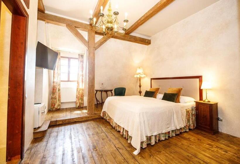 ホテル Dvůr Pecínov