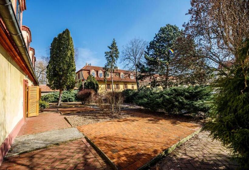 ホテル Dvůr Pecínov