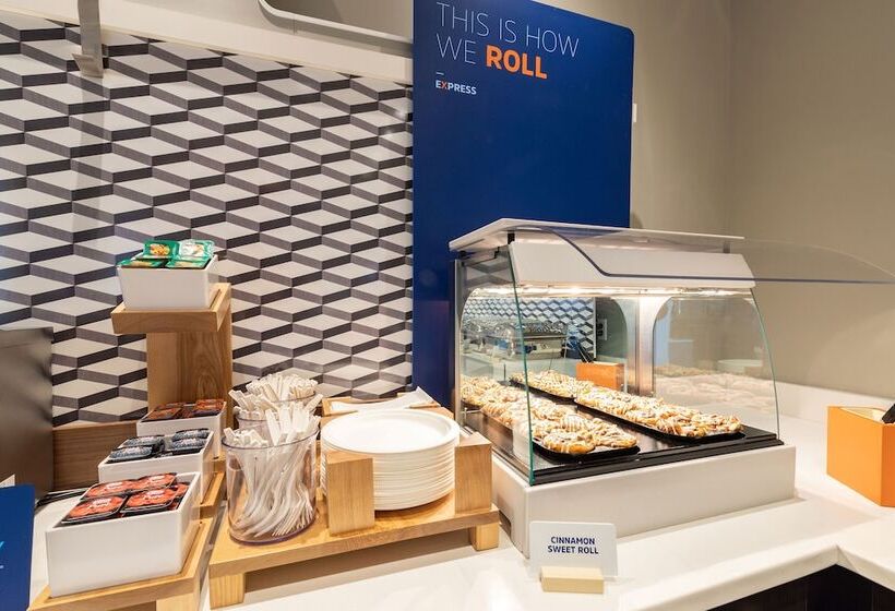 ホテル Holiday Inn Express & Suites Clarion, An Ihg