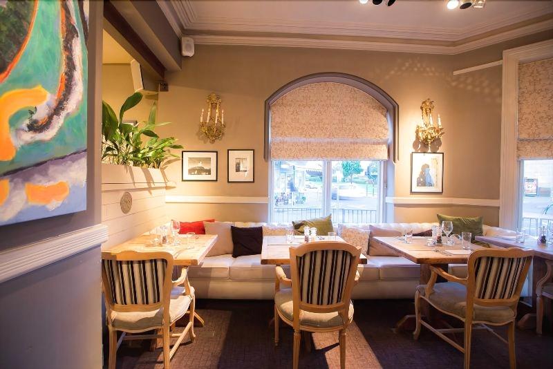 Ox Hotel, Bar, & Grill