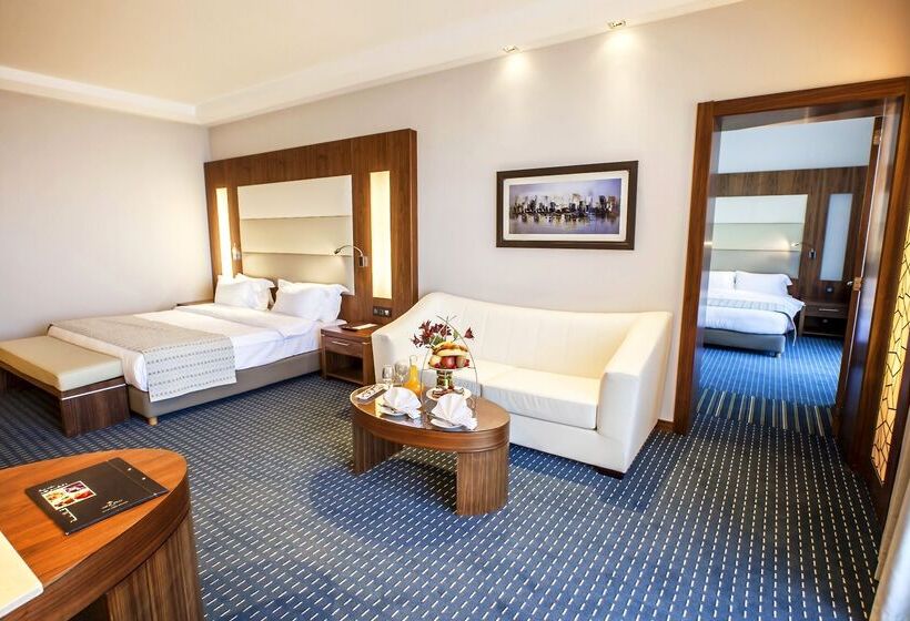 هتل Royal Tulip Skikda