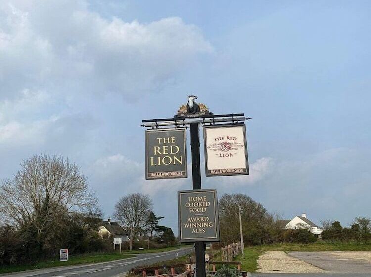 בית מלון כפרי The Red Lion