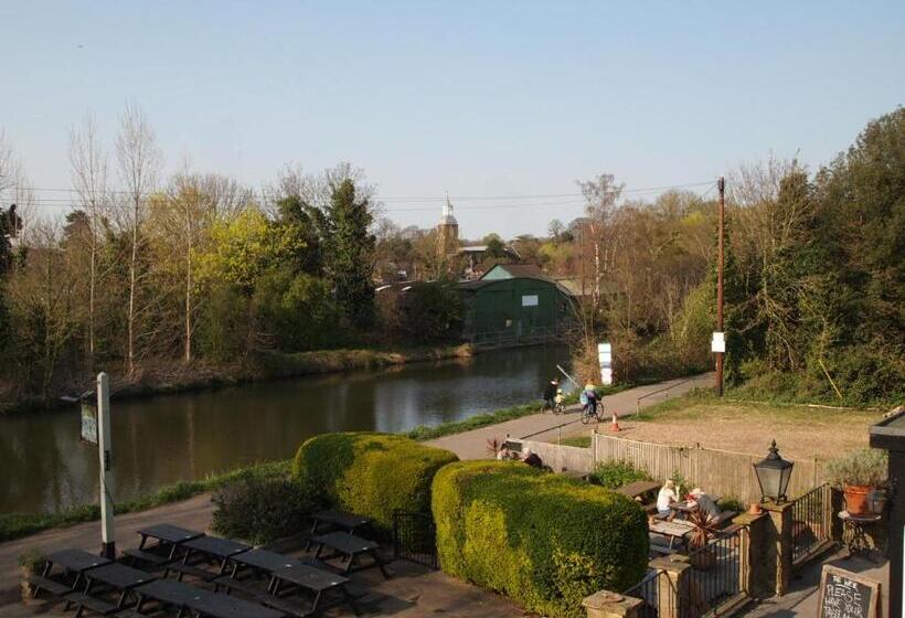 Отель The Weir
