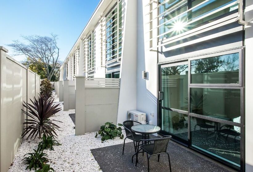 מוטל One88 On Commerce