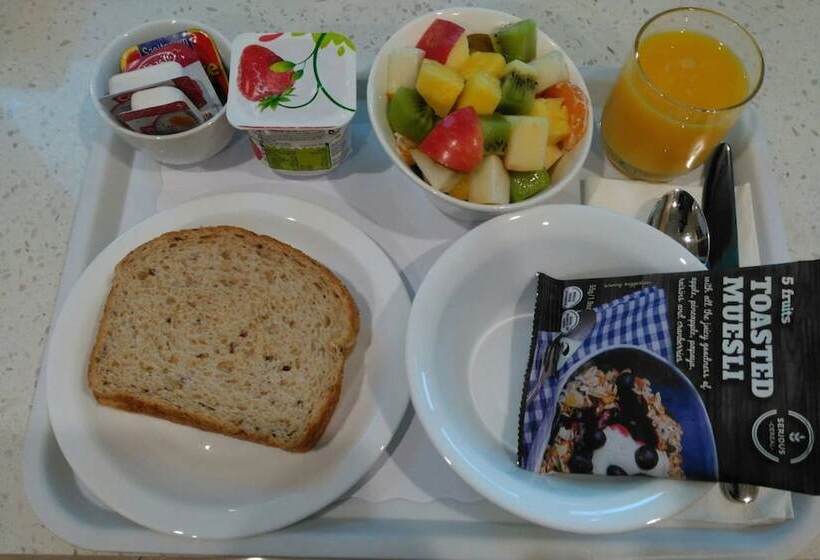 מוטל One88 On Commerce