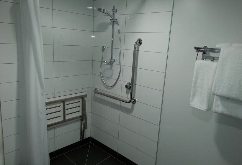 מוטל One88 On Commerce