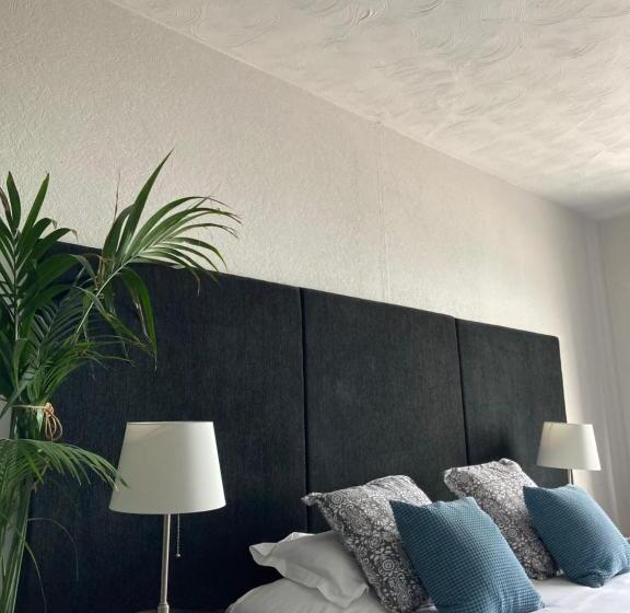 بنسيون The Esplanade