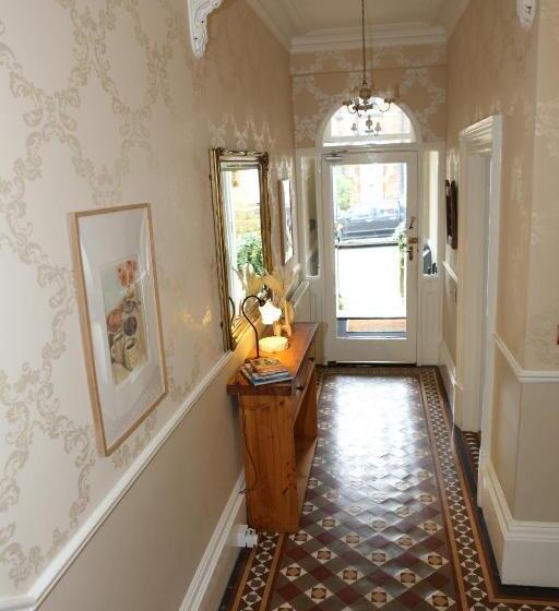 بنسيون The Waves