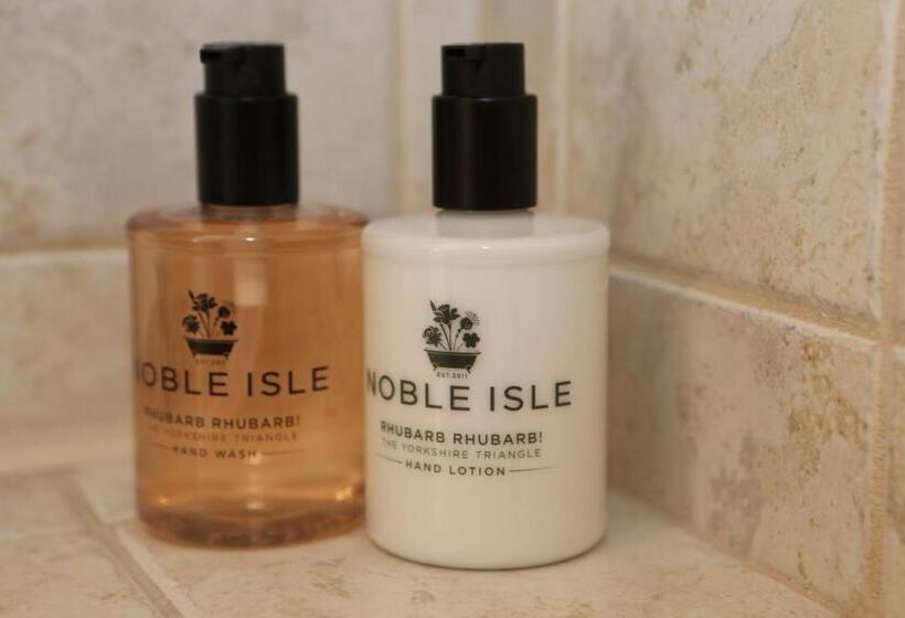 بنسيون The Waves