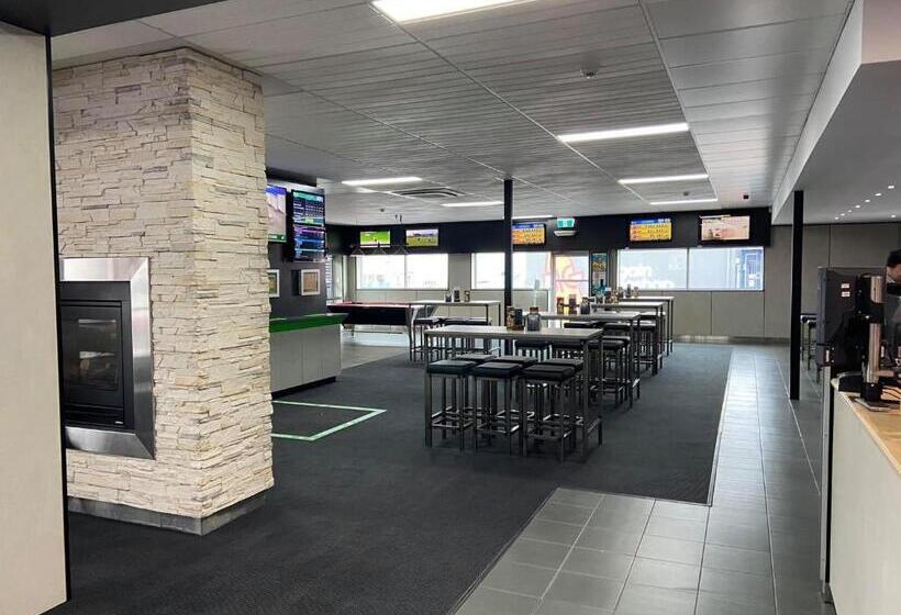 Brighton Hotel Motel